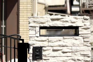 新たに門扉を設置